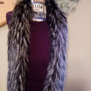 BEAUTIFUL🔴 FAUX FUR VEST💋5/$25